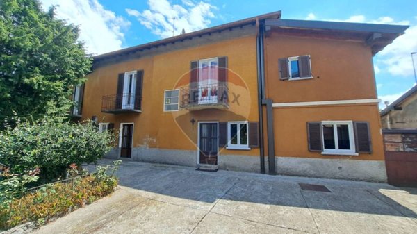 casa indipendente in vendita a Varese in zona Casbeno