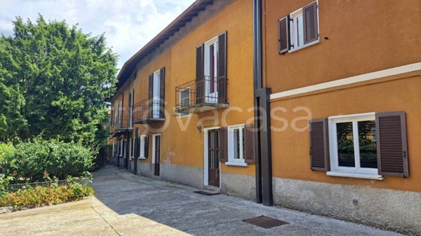 casa indipendente in vendita a Varese in zona Casbeno
