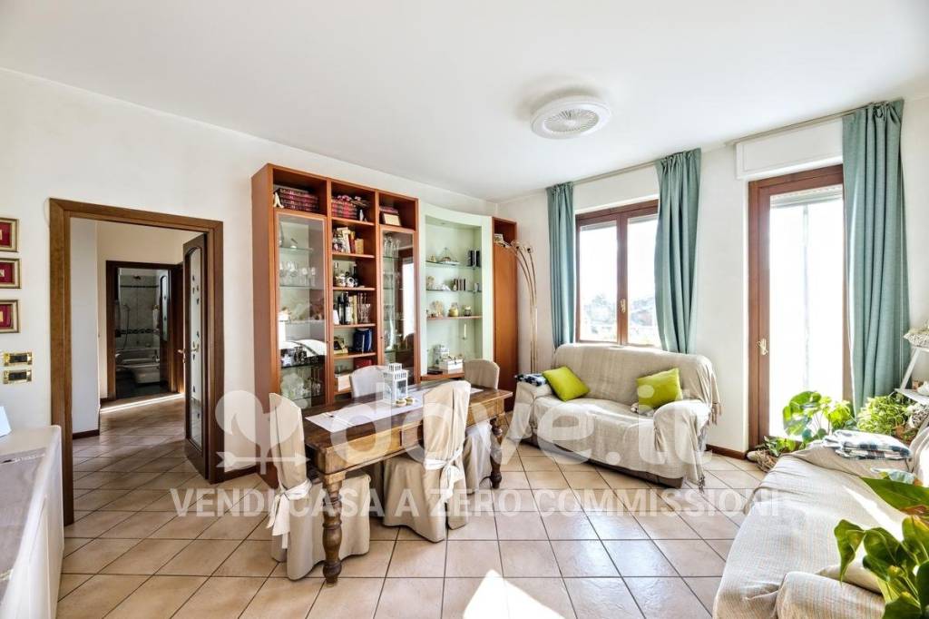appartamento in vendita a Varese in zona Giubiano