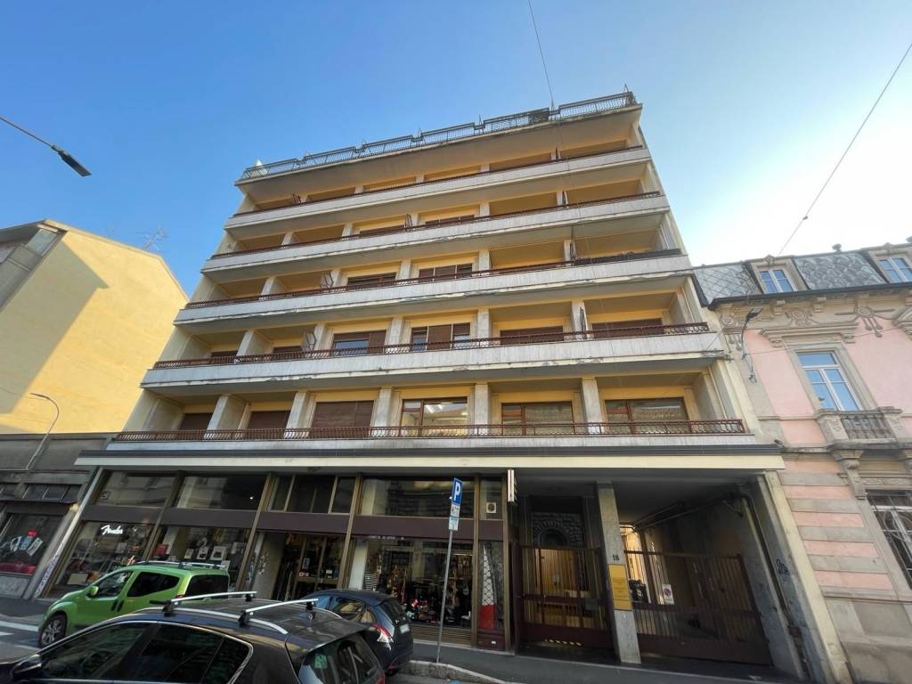 appartamento in vendita a Varese in zona Biumo