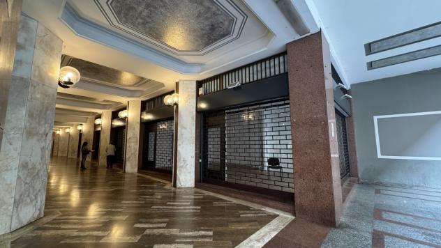 negozio in vendita a Varese in zona Centro Città