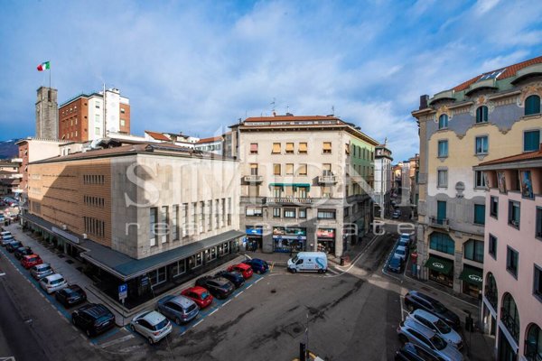 appartamento in vendita a Varese in zona Centro Città