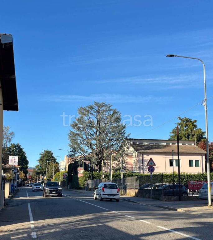 appartamento in vendita a Varese in zona Giubiano