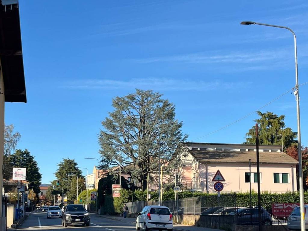 appartamento in vendita a Varese in zona Bizzozero