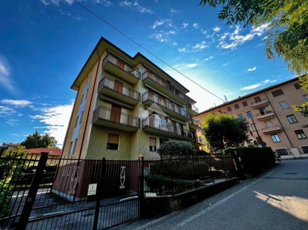 appartamento in vendita a Varese in zona Giubiano