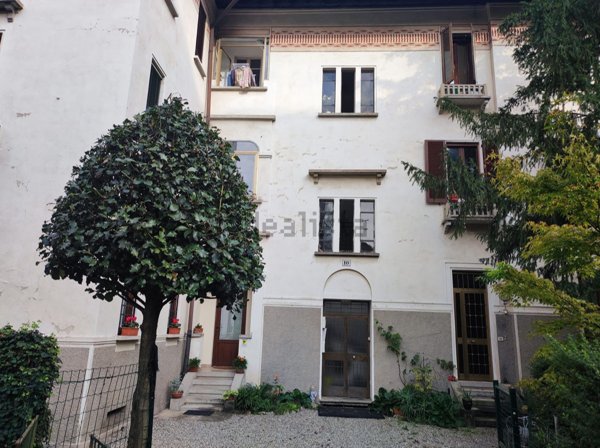 appartamento in vendita a Varese in zona Biumo