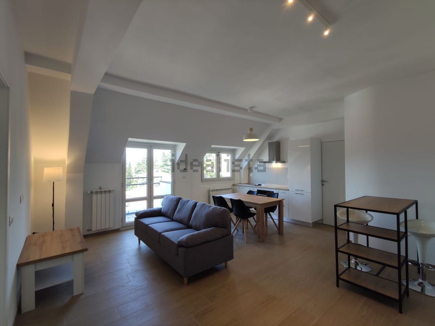 appartamento in vendita a Varese in zona Giubiano