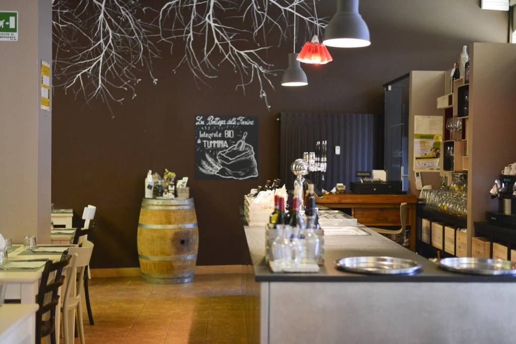 negozio in vendita a Varese in zona Biumo