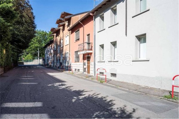 appartamento in vendita a Varese in zona Biumo