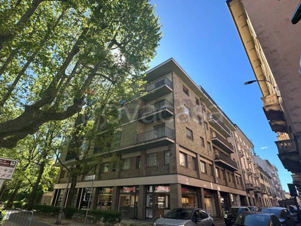 negozio in vendita a Varese in zona Centro Città
