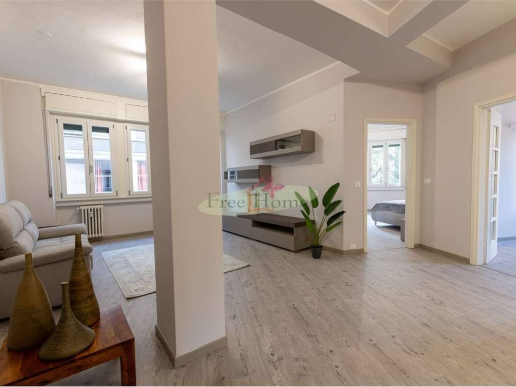 appartamento in vendita a Varese in zona Biumo