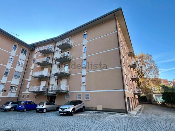 appartamento in vendita a Varese