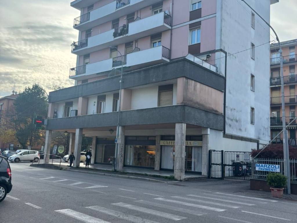 appartamento in vendita a Varese in zona Ippodromo