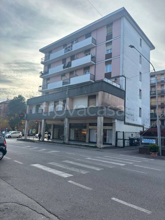 appartamento in vendita a Varese in zona Ippodromo