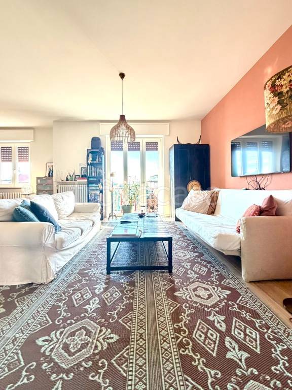 appartamento in vendita a Varese in zona Giubiano