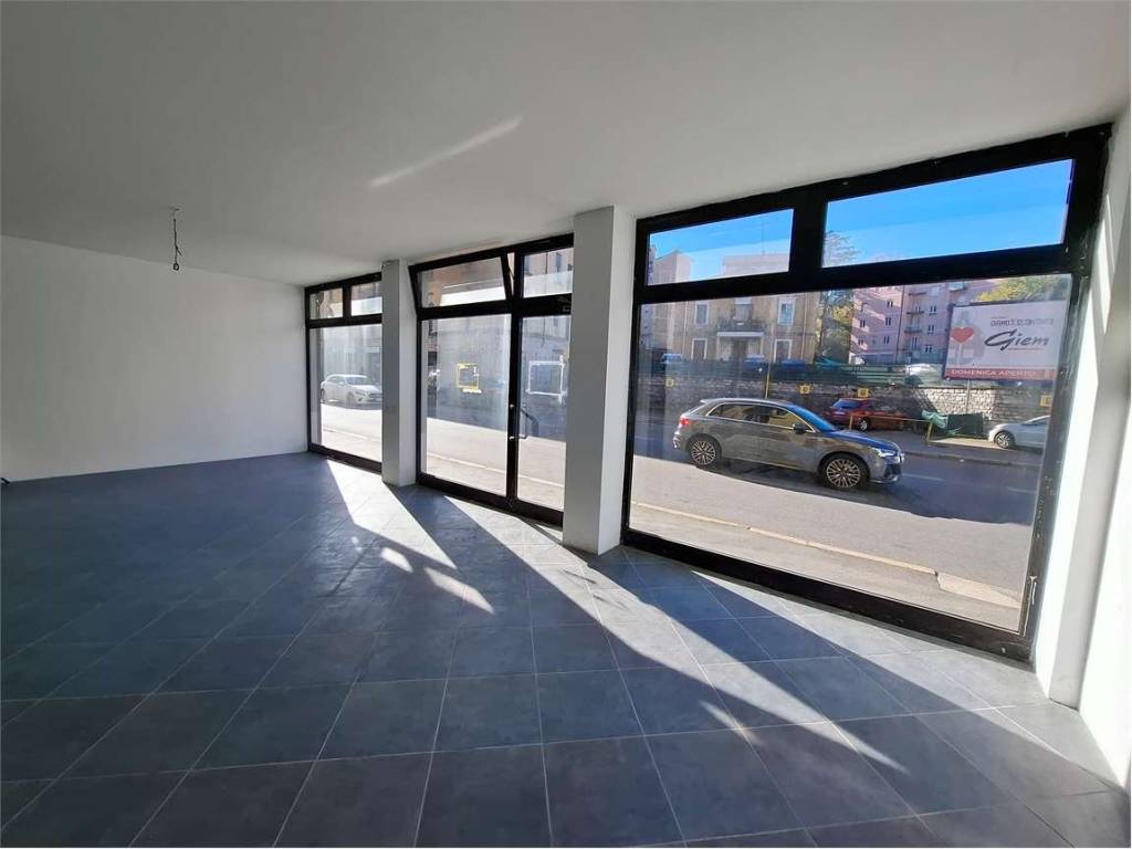 ufficio in vendita a Varese in zona Via Magenta