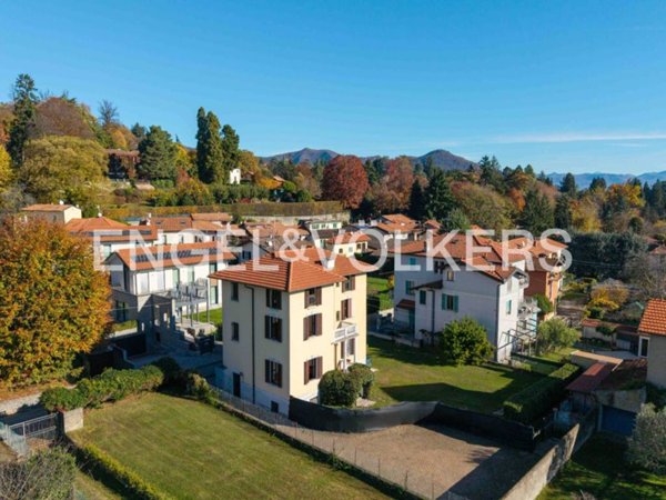 casa indipendente in vendita a Varese in zona Velate