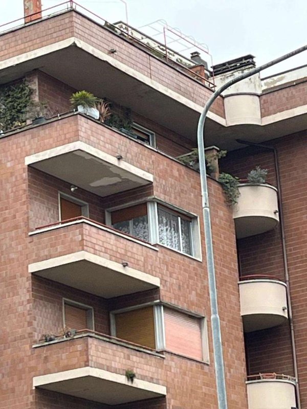 appartamento in vendita a Varese in zona Brunella