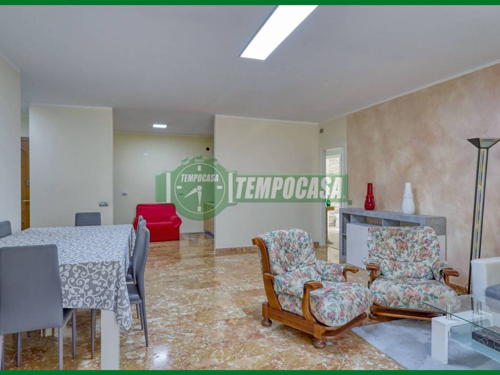 appartamento in vendita a Varese in zona Viale Europa