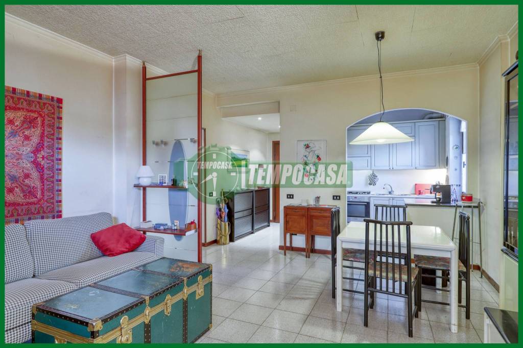 appartamento in vendita a Varese in zona Biumo