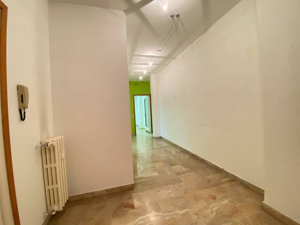 appartamento in vendita a Varese in zona Centro Città