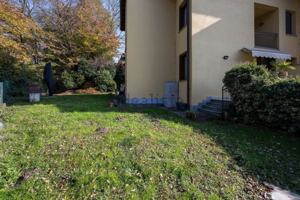 casa indipendente in vendita a Varese in zona Bobbiate