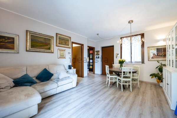 casa indipendente in vendita a Varese in zona Bobbiate