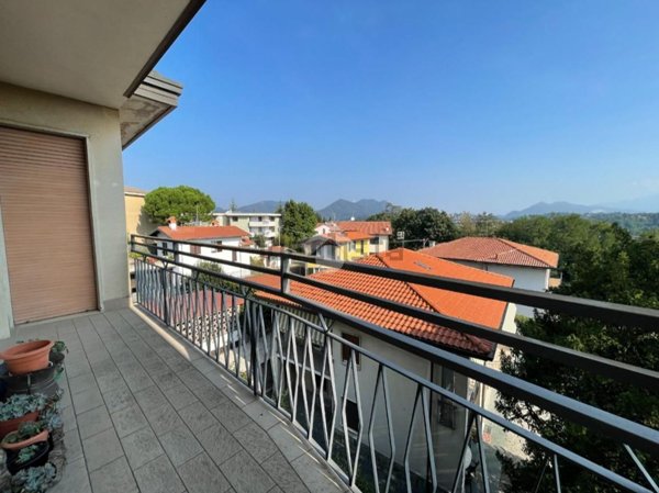 appartamento in vendita a Varese in zona Giubiano