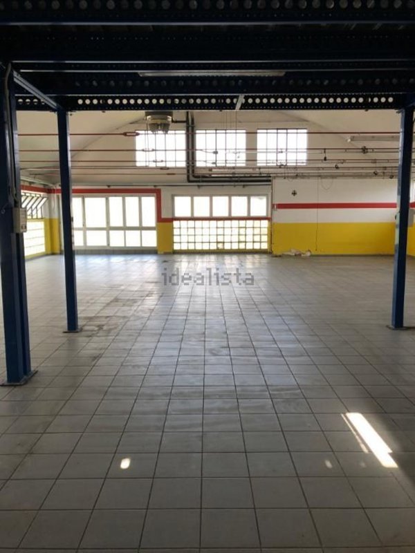 ufficio in vendita a Varese in zona Centro Città