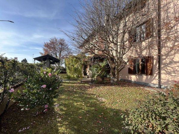 casa indipendente in vendita a Varese in zona Giubiano