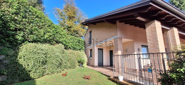casa indipendente in vendita a Varese in zona Centro Città