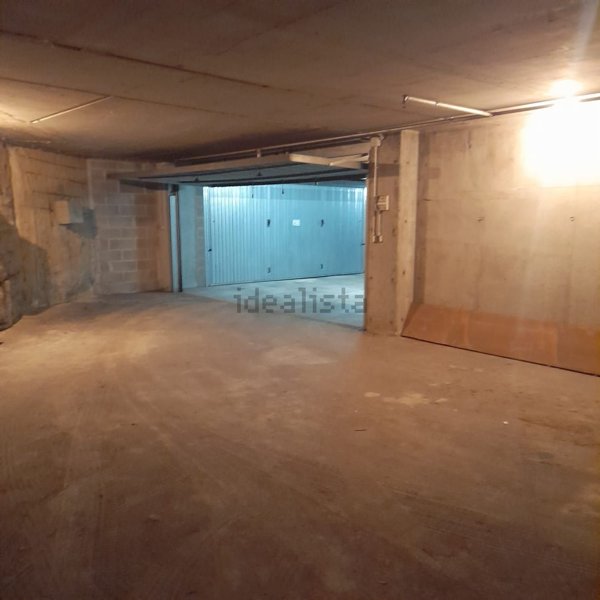 locale di sgombero in vendita a Varese