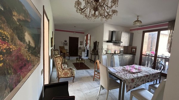 appartamento in vendita a Varese in zona Biumo