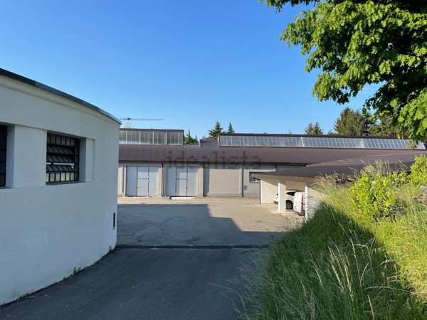 terreno edificabile in vendita a Varese in zona Avigno