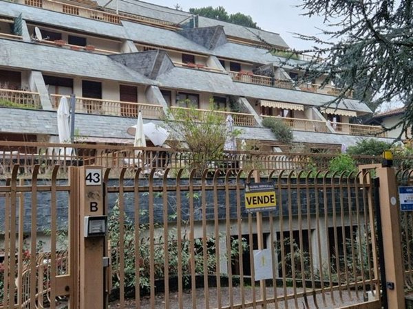 ufficio in vendita a Varese in zona Via Goldoni