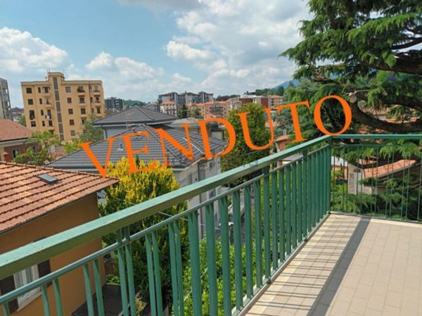 appartamento in vendita a Varese in zona Biumo