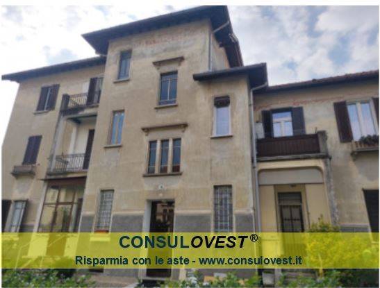 appartamento in vendita a Varese in zona Biumo