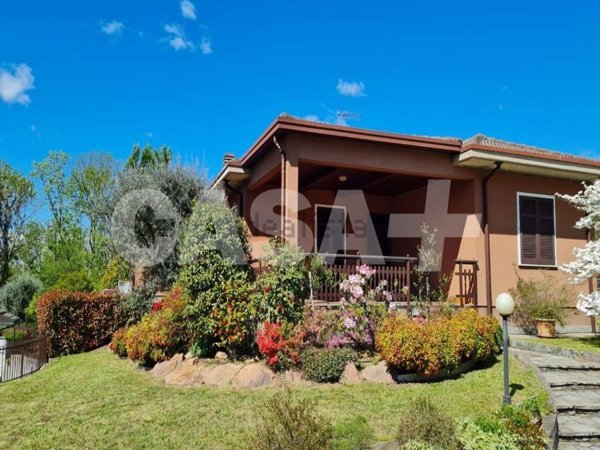 appartamento in vendita a Varese in zona Bobbiate