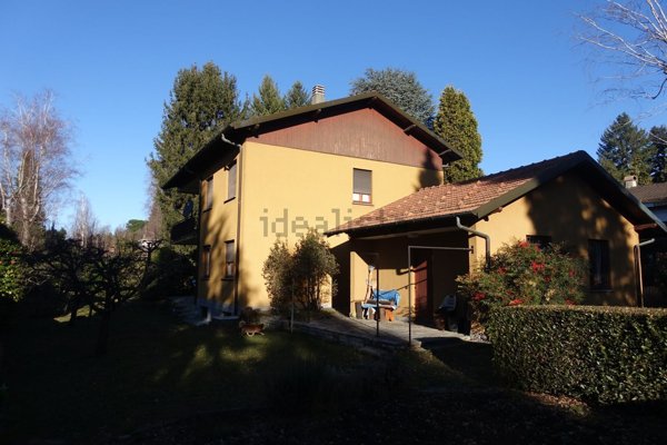 casa indipendente in vendita a Varese in zona Sant'Ambrogio