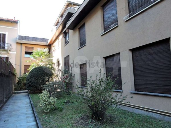 ufficio in vendita a Varese in zona Bosto