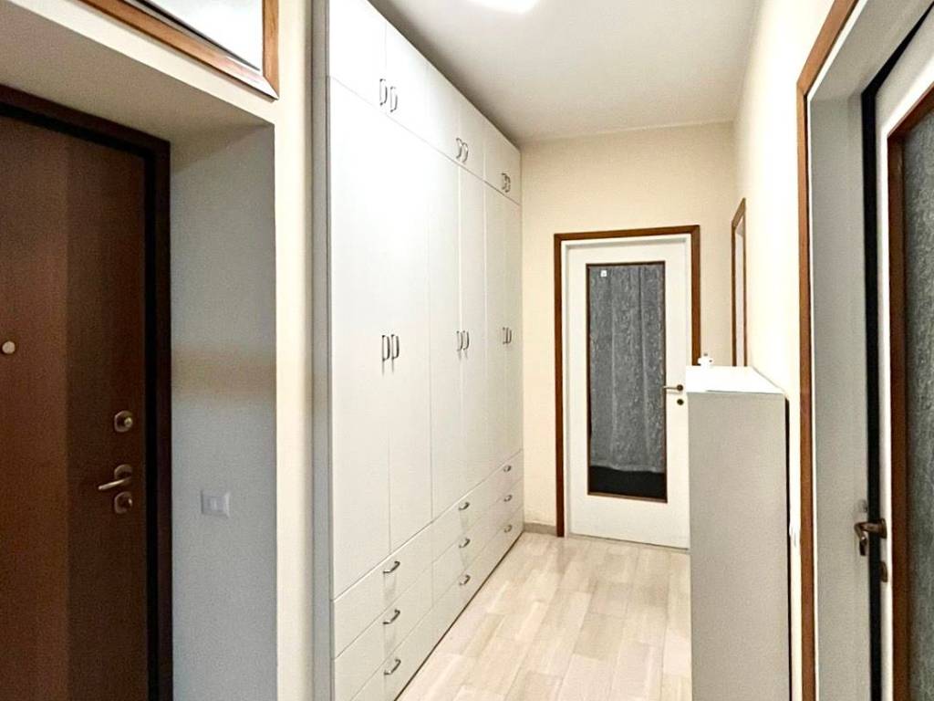 appartamento in vendita a Varese in zona Santa Maria del Monte