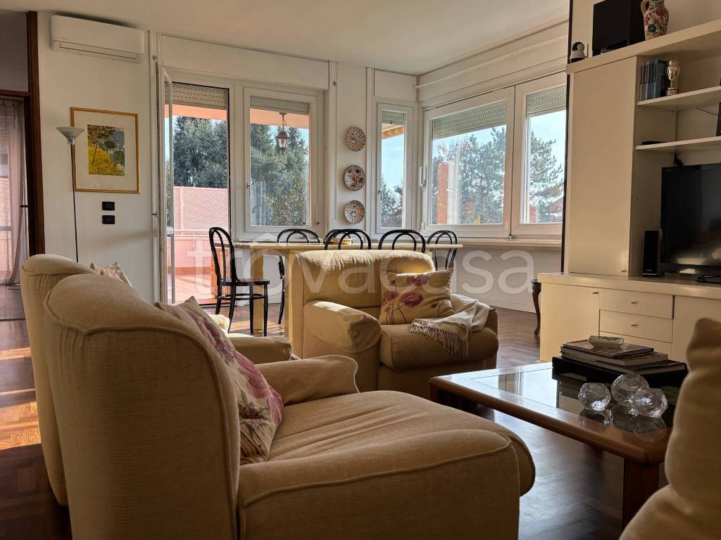 appartamento in vendita a Varese in zona Biumo