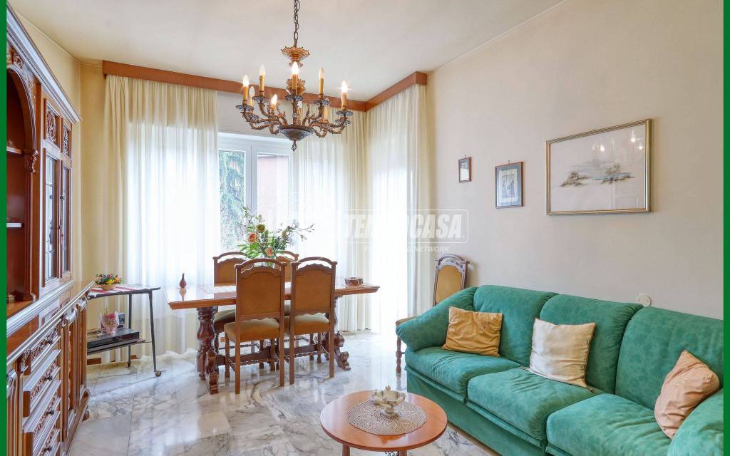 appartamento in vendita a Varese in zona Ippodromo