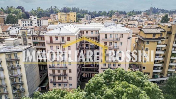appartamento in vendita a Varese in zona Centro Città