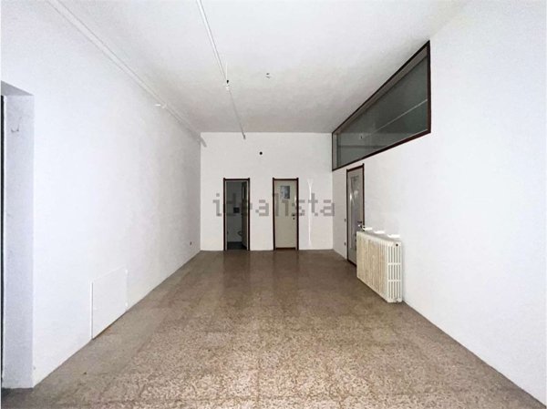 locale di sgombero in vendita a Varese in zona Biumo