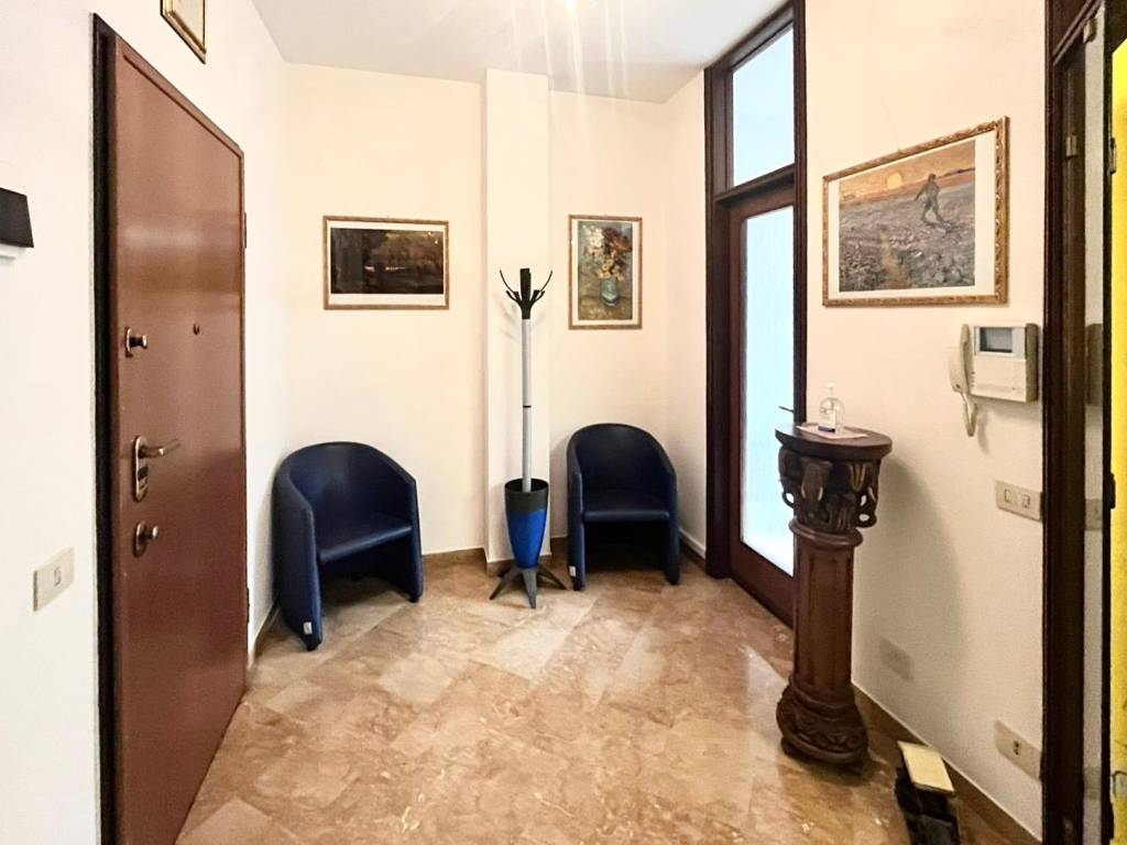 appartamento in vendita a Varese in zona Centro Città