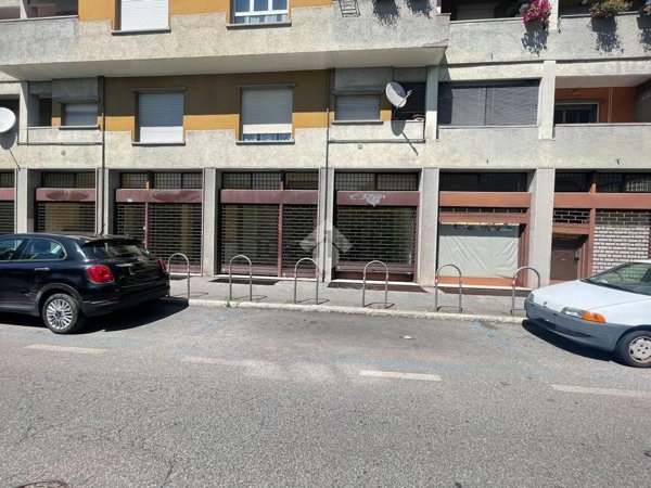 ufficio in vendita a Varese in zona Giubiano