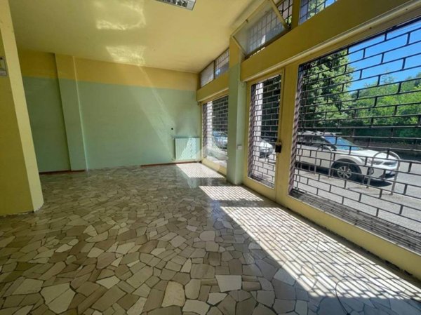 ufficio in vendita a Varese in zona Giubiano