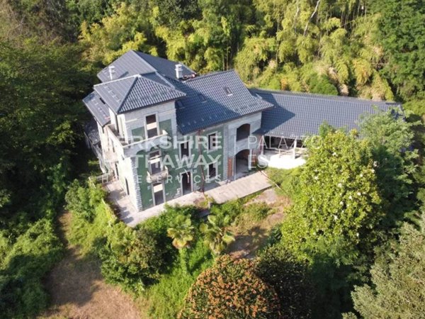 villa in vendita a Varese in zona Centro Città