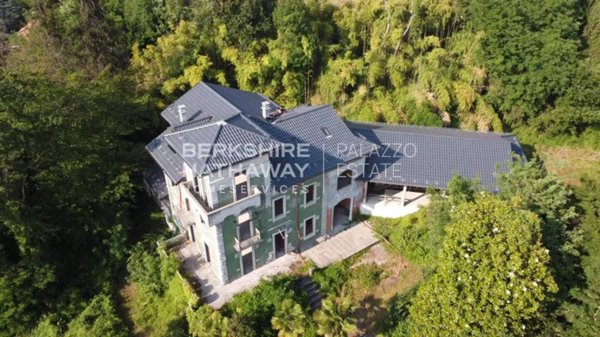 villa in vendita a Varese in zona Centro Città